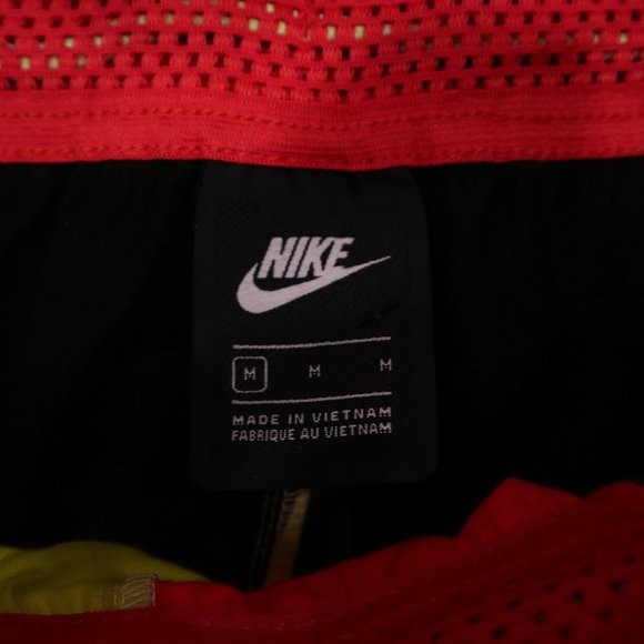 NWT Nike NSW Woven Shorts Red Medium - Picture 5 of 9